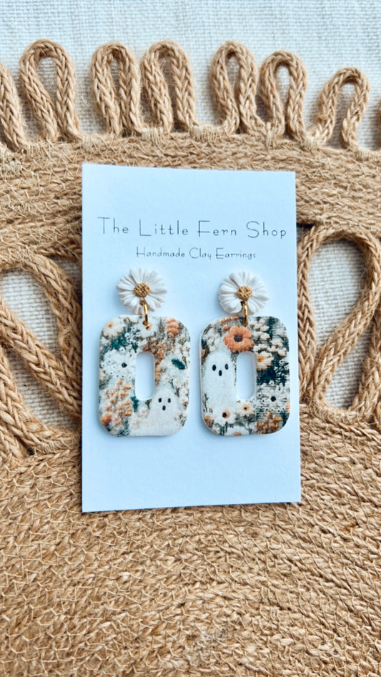 Simple Daisy Ghost Dangle